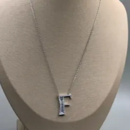 CORRENTE PRATEADA C/ PINGENTE LETRA F CRAVEJADO ZIRCONIA