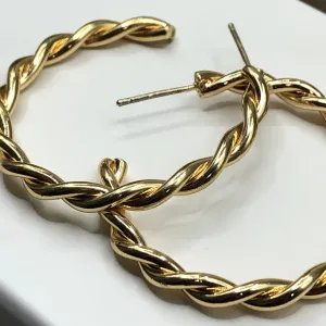 BRINCO BAN. DOURADO ARGOLA ENTRELAÇADA LISA