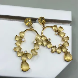 BRINCO BAN. DOURADO C/ PEDRAS AMARELAS E BRANCAS