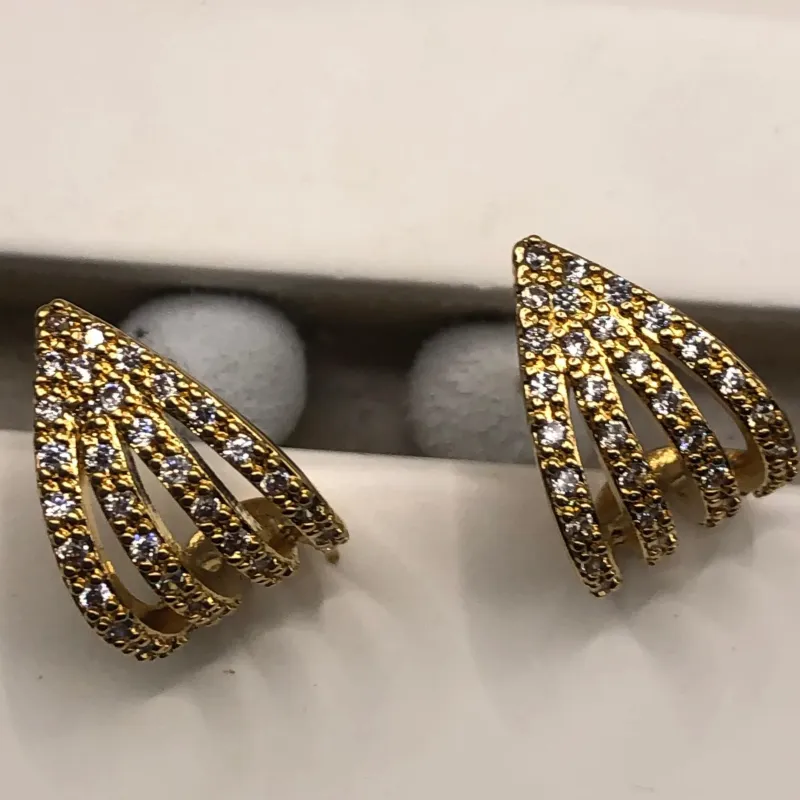 BRINCO BANHADO A OURO CRAVEJADO DE ZIRCONIA COM 4 TIRAS