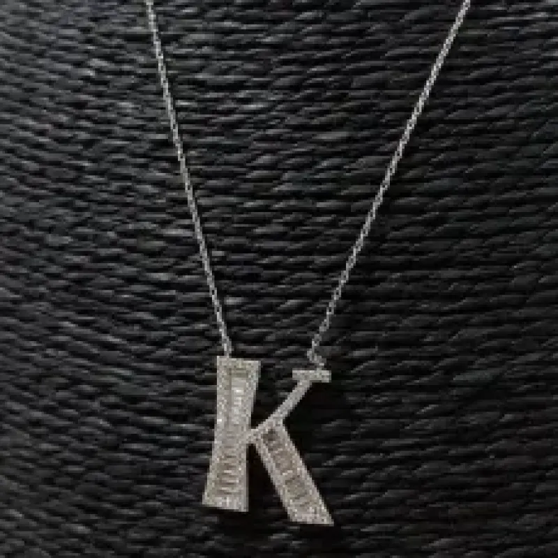 COLAR PRATA COM LETRA K