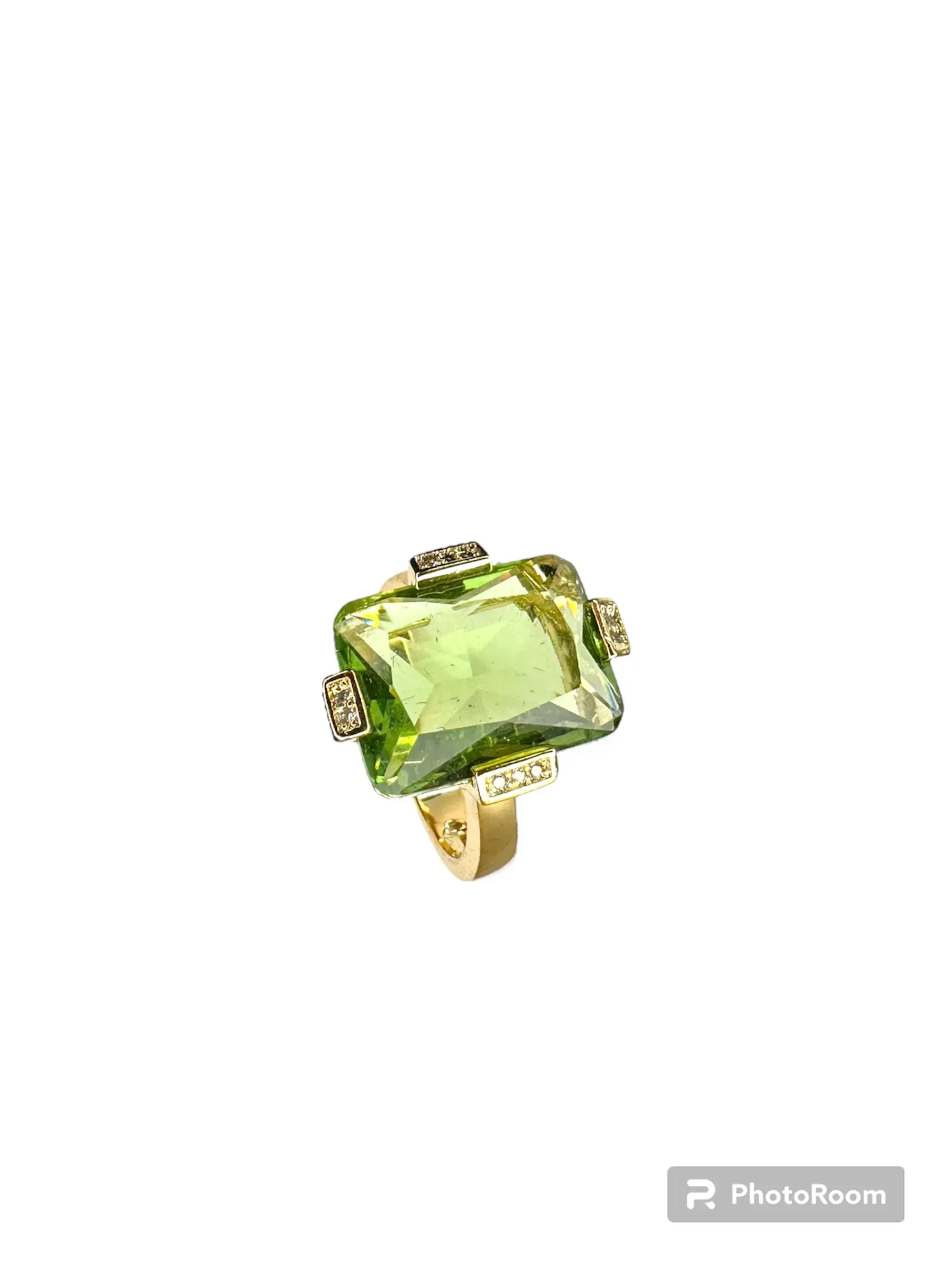 ANEL BAN. DOURADO C/ PEDRA VERDE RETANGULAR
