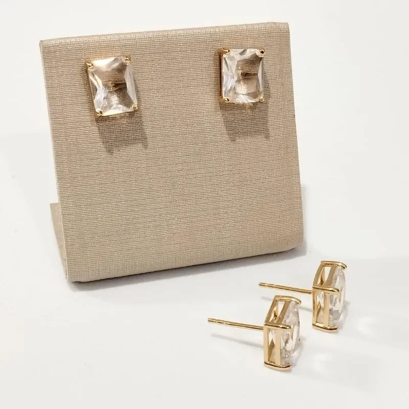 BRINCO PEDRA RETANGULAR 10X8MM BAN. DOURADO /BRANCO CRISTAL