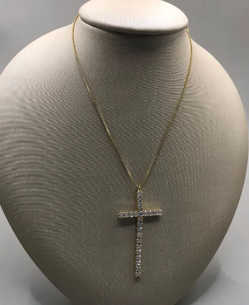 COLAR CRUCIFIXO CARR