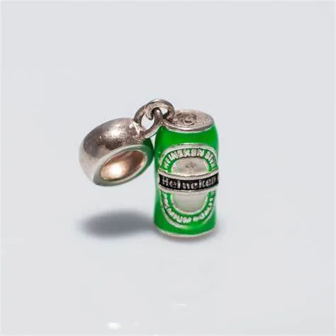 Berloque Prata Heineken