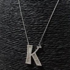 COLAR PRATA COM LETRA K