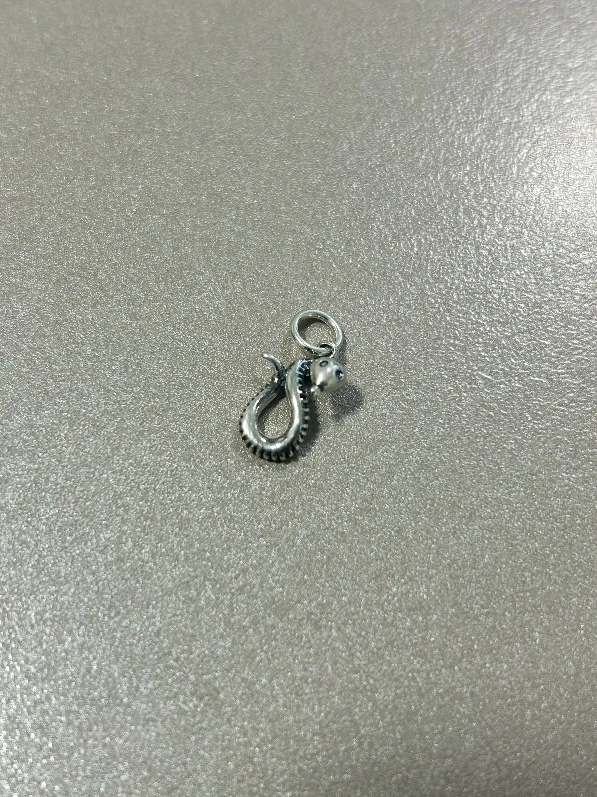 Pingente cobra 